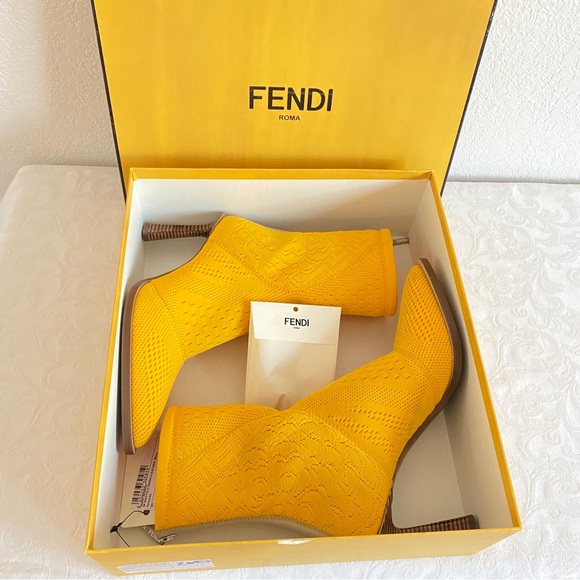 Fendi Jacquard FF monogrammed Mesh Knit Yellow boots - Picture 10 of 16